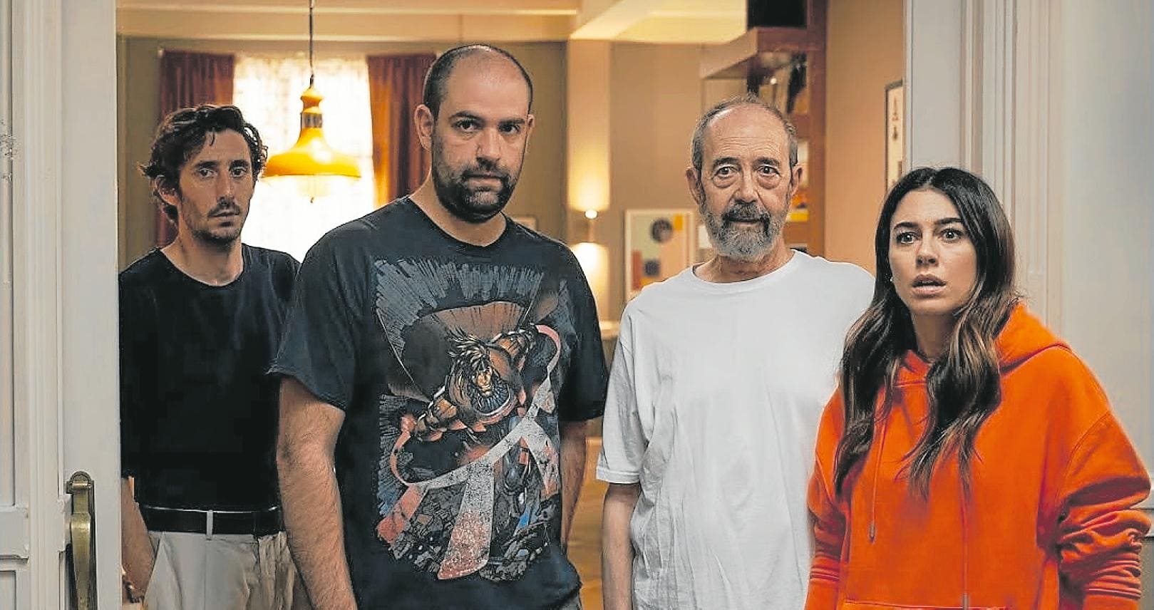 Enric Auquer (Berto), Daniel Fez (Manu), Miguel Rellán (padre de Mabel) y Blanca Suárez (Mabel)/Fuente: “Atresmedia Cine” (www.diaridetarragona.com/cultura/ocio/me-he-hecho-viral-las-redes-nos-tienen-pillados-HP17186054)